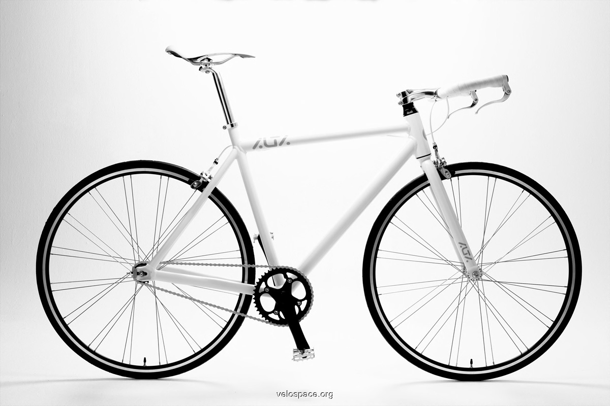 http://www.tribeerzo.com/wp-content/uploads/alta-bike-white5.jpg